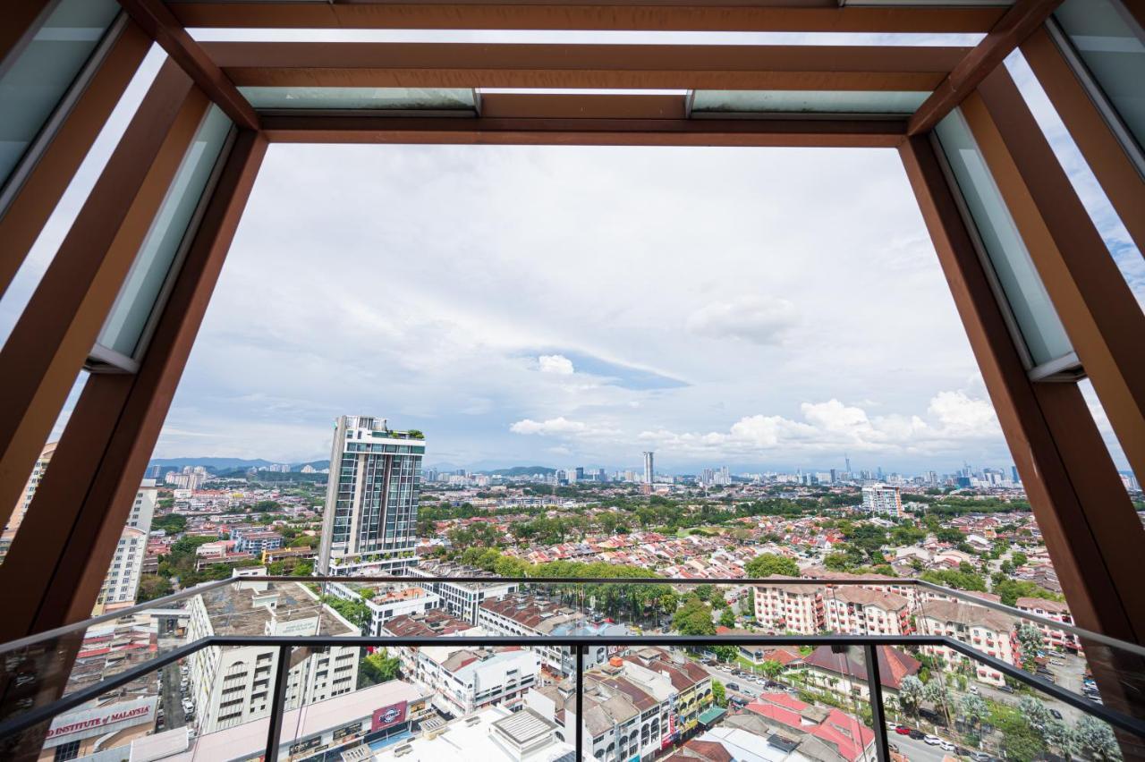 Highpark Suites By Airhost Petaling Jaya Exterior photo
