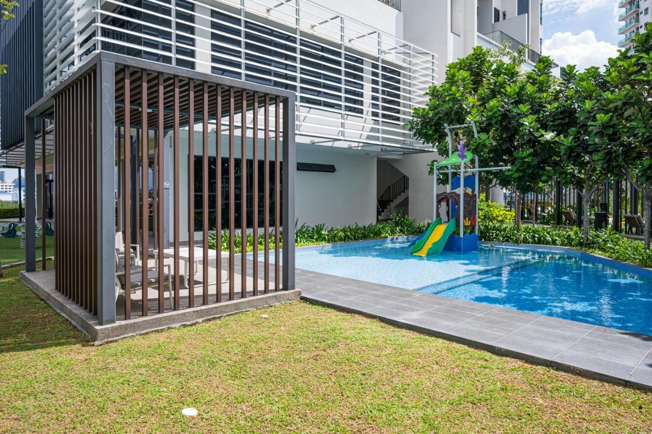 Highpark Suites By Airhost Petaling Jaya Exterior photo