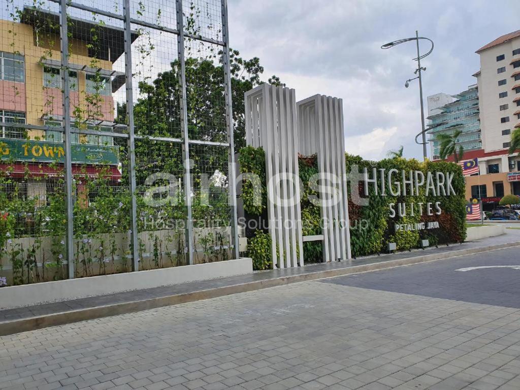 Highpark Suites By Airhost Petaling Jaya Exterior photo